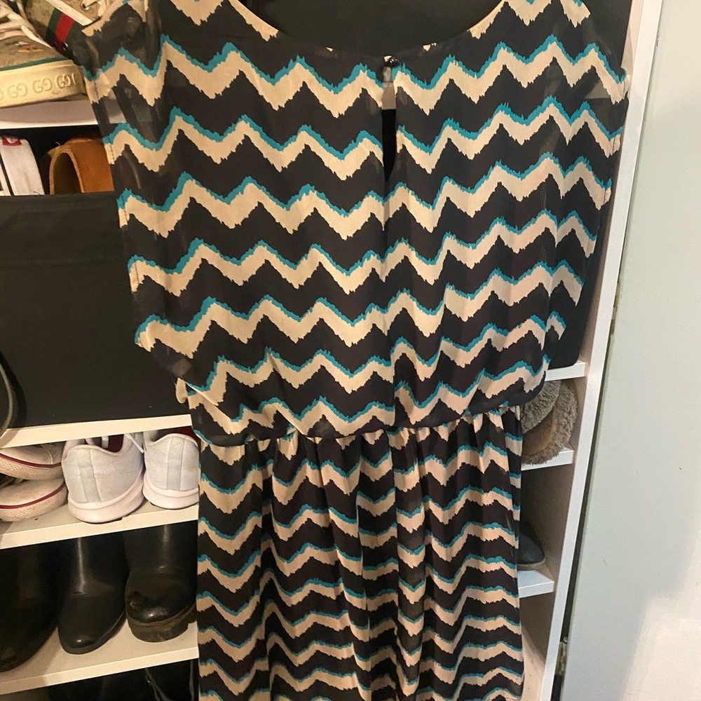 Dress - Picture 3 of 3